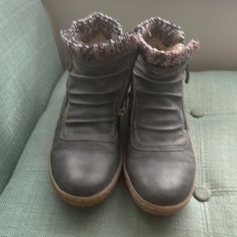 Vegan Booties - Spring Step - size 8